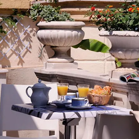 Hotell Saint Hubert 2*